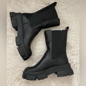 Lug boots NEW size 7.5